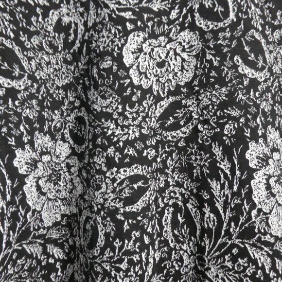 CROFT & BARROW Classic Tee | large | Floral Short Sleeve Black and White T-Shirt - Picture 15 of 15